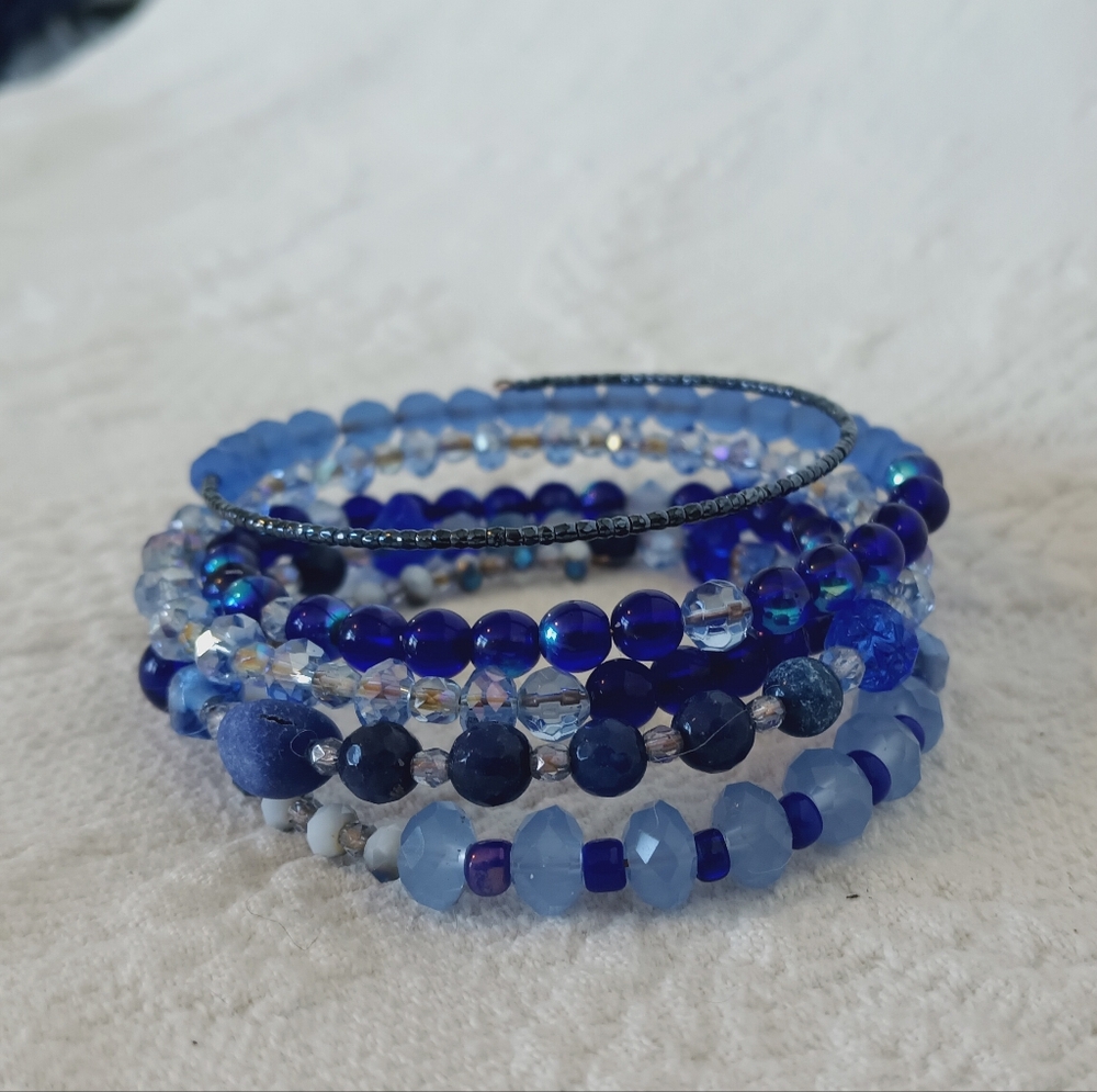 Hand Crafted Blue Crystal Beaded Bracelet Memory Wire Multi Strand Plus Colorful - Picture 7 of 7
